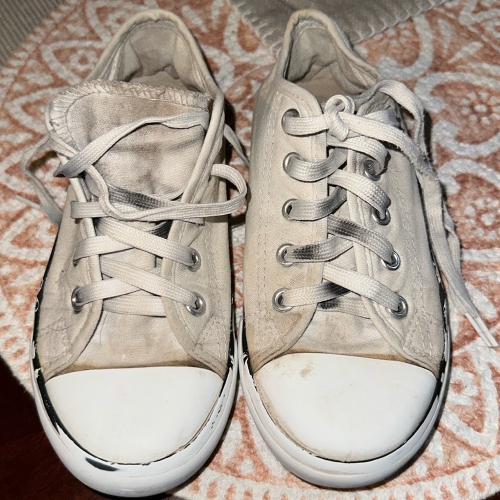 Kid old sneakers